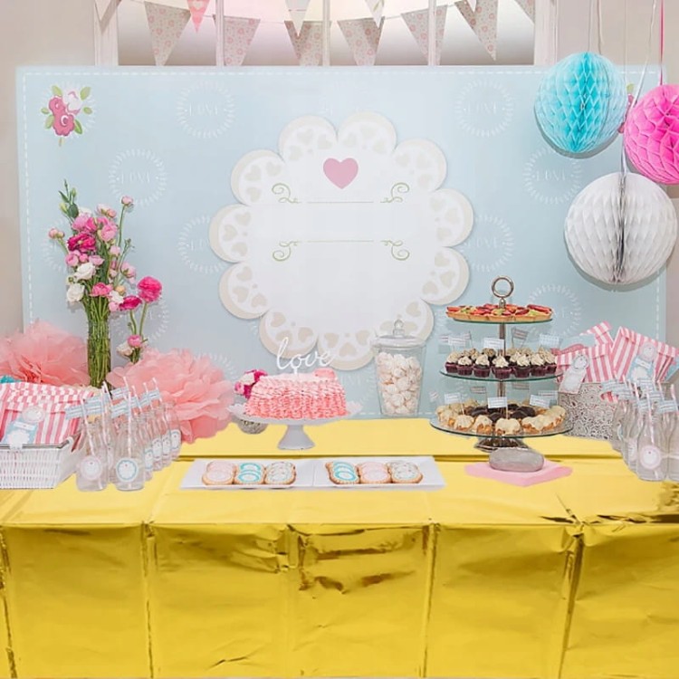 Obrus foliowy jednorazowy złoty 137cmx274cm metaliczny Studniówka Karnawał