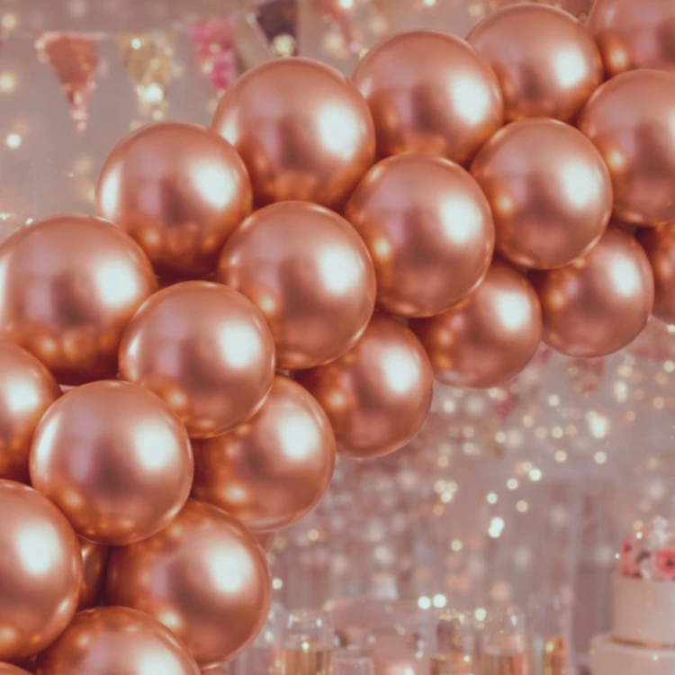 balony-rose-gold-na-urodziny-aranzacja.jpg